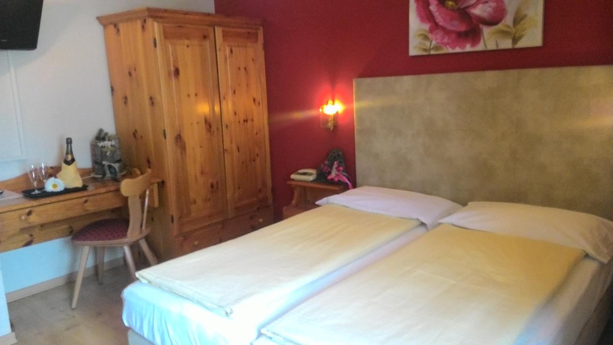 Adele Hotel 3*