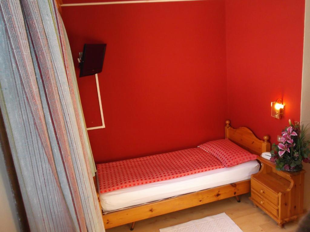 Adele Hotel 3*